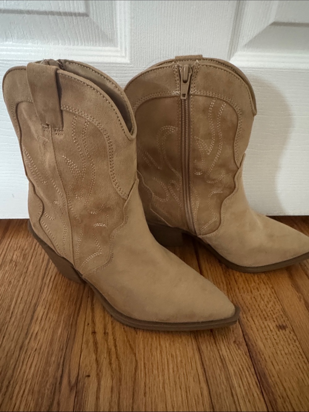 Universal Thread Jacey Tan Faux Suede Western Cowboy Boots Size 6